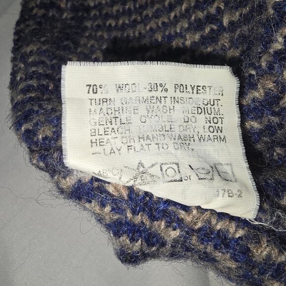 Vintage Robert Bruce Blue and Cream Sweater Vest Size Medium Wool Knit Blend - Picture 3 of 9